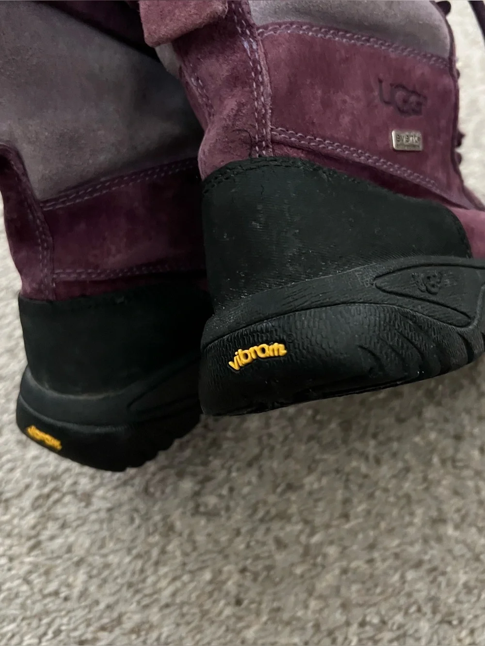 UGG Vibram Kids Plum Suede Lace-Up Winter Boots with Shearling Cuff Size 1